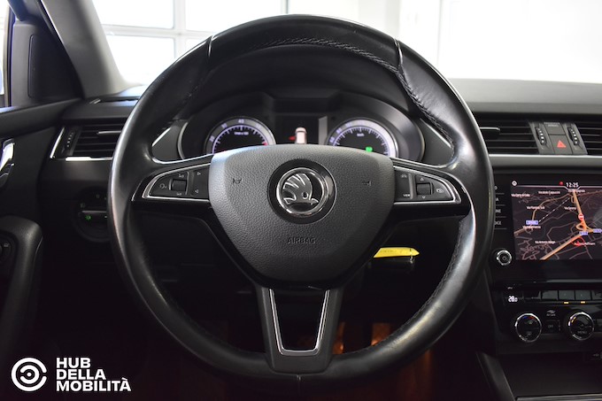 SKODA Octavia 1.5 DSG Wagon Ambition G-Tec